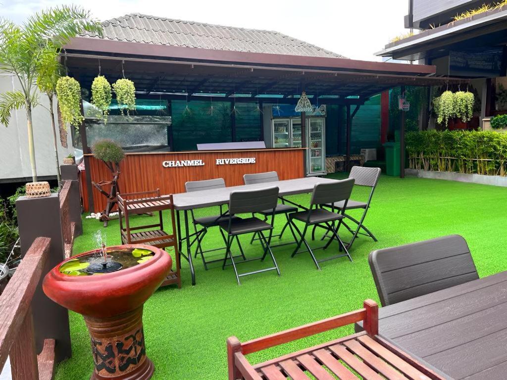Chanmel Riverside Chanthaburi Bagian luar foto